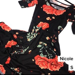 LuLaRoe Nicole dress with hidden pockets